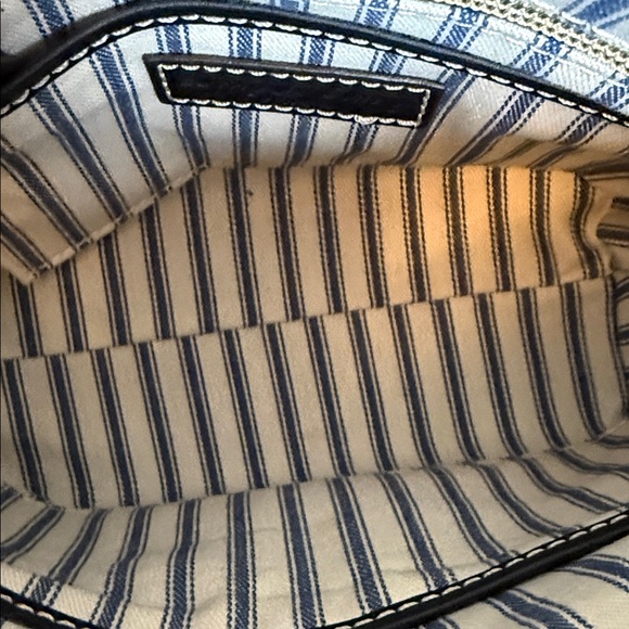 Dooney & Bourke Beacon Domed Crossbody Black Leather Crossbody Bag New - Picture 7 of 8